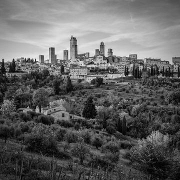 Italië in vierkant zwart wit, San Gimignano
