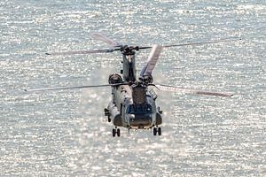 Eine Boeing CH-47 Chinook der Royal Air Force, fotografiert am Beachy Head.