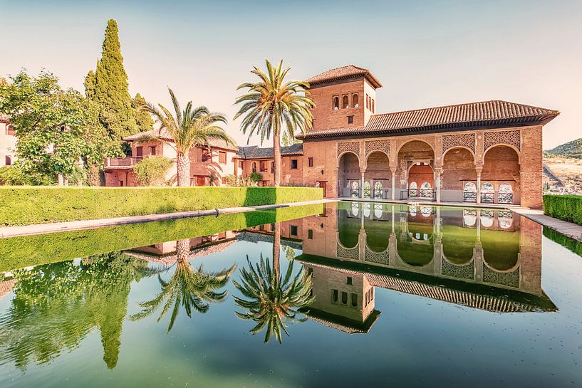 Die Alhambra von Manjik Pictures