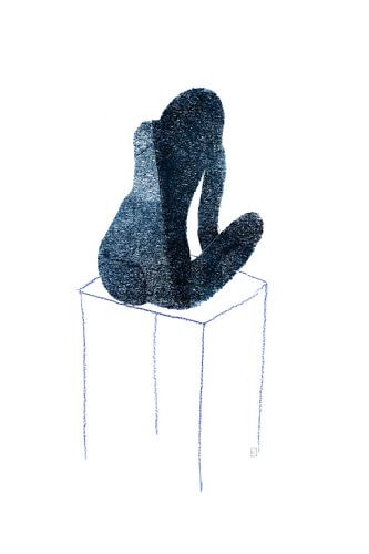 Vrouw, zittend op tafel