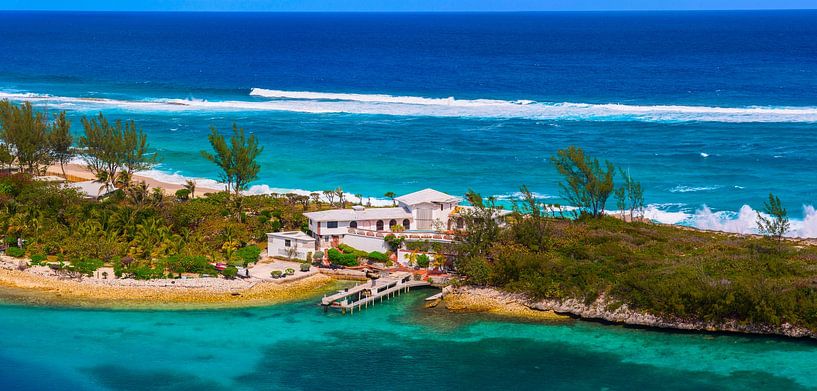 Beautiful white house on the tropical beach by Yevgen Belich
