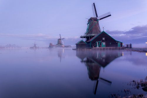 Mist en spiegeling van molens