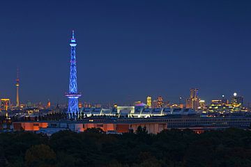 Berlijnse skyline op het blauwe uur van Frank Herrmann