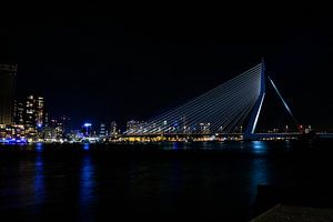 De Erasmusbrug in Rotterdam van Geert van Atteveld