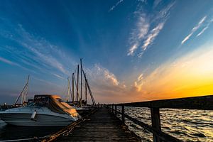 Motorboote & Segelschiffe, Sonnenuntergang am Hafen Altefähr, Insel Rügen