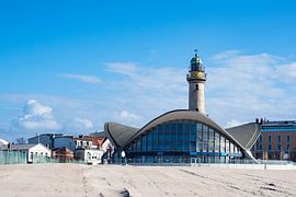 Der Leuchtturm und Teepott in Warnemünde von Rico Ködder
