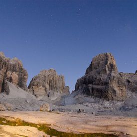 Nights sets in over Brenta by Sean Vos