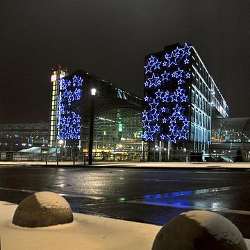 Winternacht op het centraal station van Berlijn van Silva Wischeropp