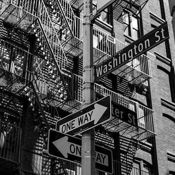 NY Stairs and Signs van Jeanette van Starkenburg