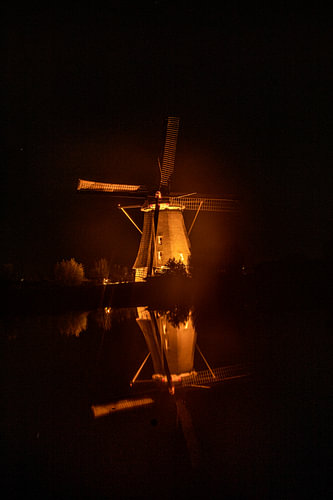 Moulin à vent dans la nuit - style vintage