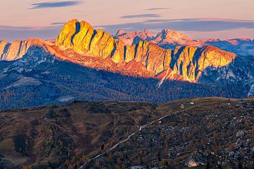 Zonsopkomst op de Giaupas, Dolomieten, Italië van Henk Meijer Photography