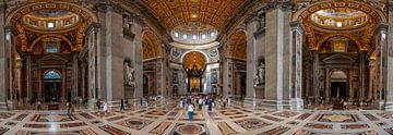 Interieur van de Sint-Pietersbasiliek in het Vaticaan van Karsten Rahn