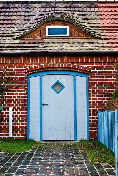 The gate / barn door by Norbert Sülzner