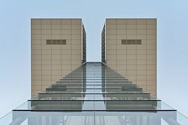 Les maisons-grues du port rhénan de Cologne sur Rolf Schnepp