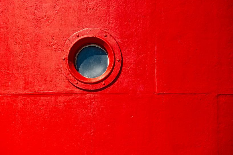 Fenster des Leuchtturms Feuerdüne auf Vlieland. von Ron van der Stappen