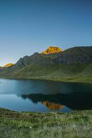 Zonsopgang met alpengloed bij het Lago Cadagno Ticino Zwitserland