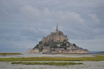 Zicht op Mont St. Michel, Bretagne van Bernard van Zwol