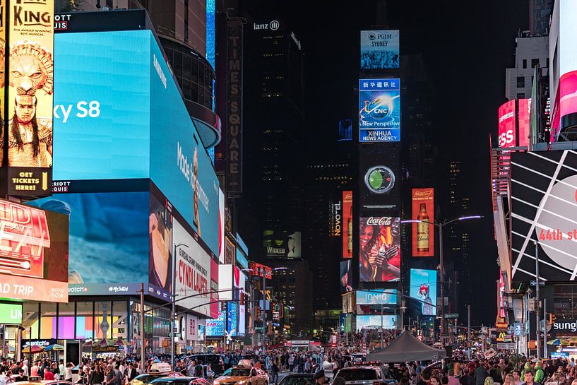 Times Square by Hello Pompoyo
