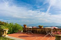 Sonniger Balkon über der Toskana