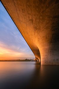 Erweiterte Waalbridge bei Sonnenuntergang