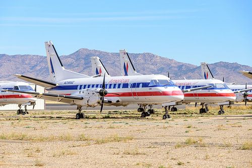 American Eagle Saab 340B stocké dans le désert.