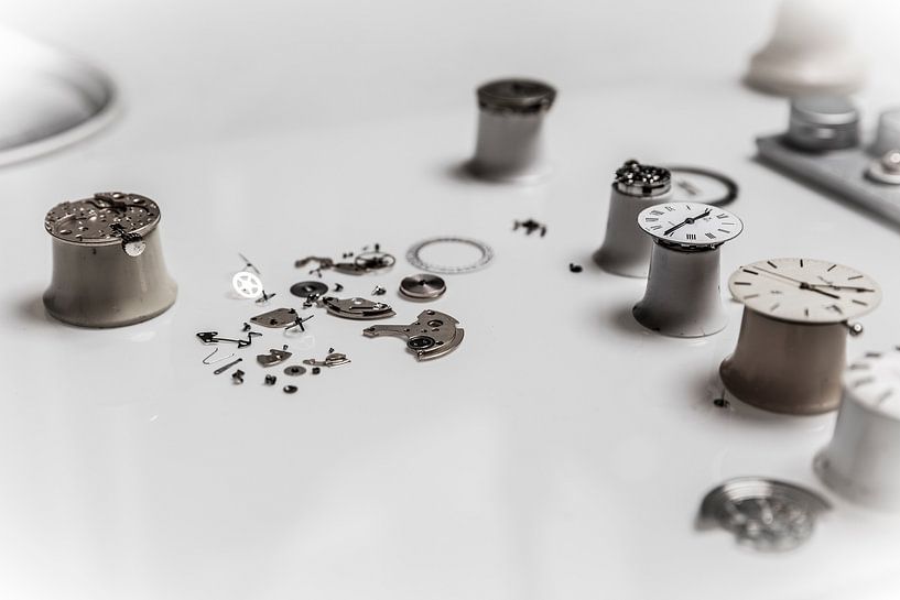 Horlogemaker (ambacht in close-up) van Marcel Krol