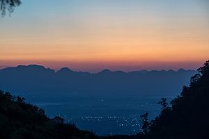 zonsondergang over de bergen