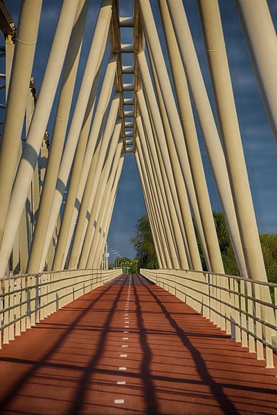 Westervoort bicycle bridge by Karlo Bolder