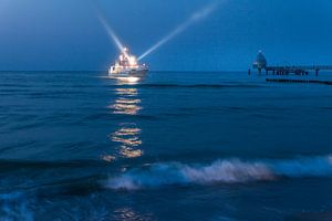 Seenot-Rettungskreuzer vor Zingst an der Ostsee