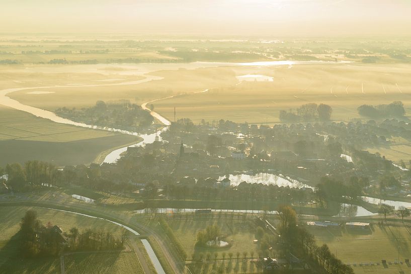 Luchtfoto van het stadje Blokzijl in Overijssel tijdens zonsopkomst van Sjoerd van der Wal Fotografie