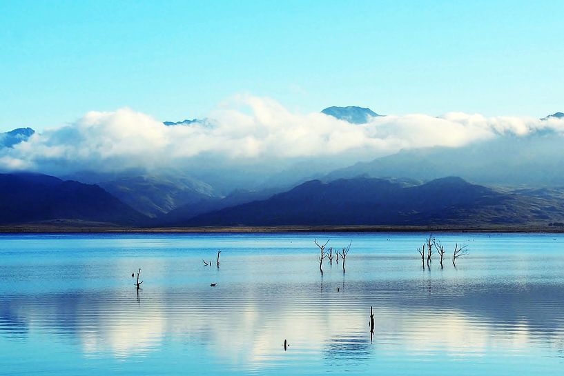 un lac de barrage dans la lumière du matin par Werner Lehmann