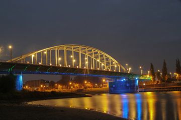 John Frostbrug in Arnhem. "The bridge too far", in de nacht van Anne Ponsen