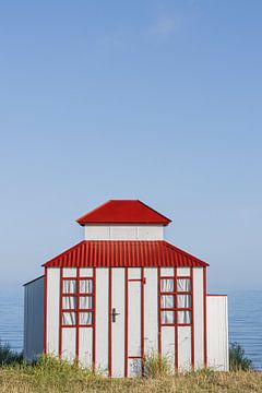 Red and white beach house by Sander Groenendijk