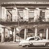 voiture américaine classique à La Havane, Cuba sur Emily Van Den Broucke