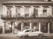 klassieke amerikaanse auto in Havana Cuba van Emily Van Den Broucke thumbnail