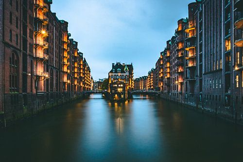 Château entouré d'eau à Hambourg