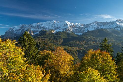 Hiking in Bavaria on the Eckbauer with a view of the Wetterstein mountains