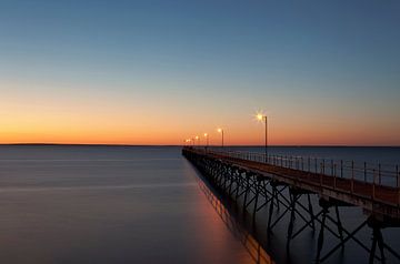 The infinite jetty