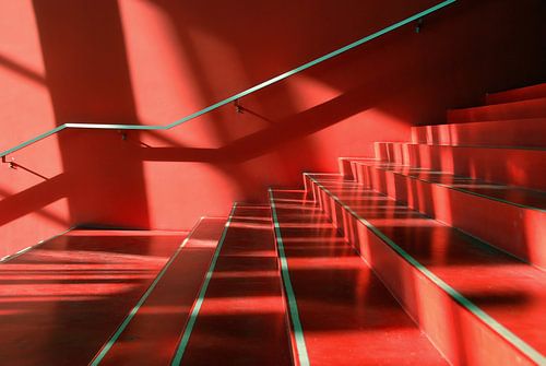Abstrait d'un escalier rouge