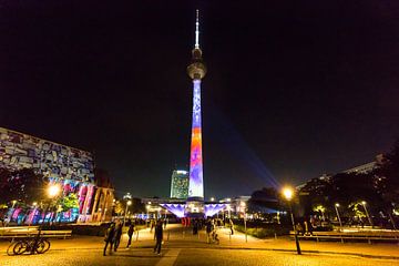 La tour de télévision de Berlin - sous un éclairage particulier