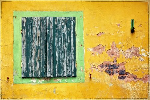 NATUURPARK SAAR-HUNSRÜCK - gele muur