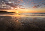 Prachtig zonsopkomst op strand bij de maasvlakte van Jos Pannekoek thumbnail