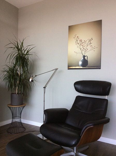 Klantfoto: Blauwe vaas met besjes (gezien bij vtwonen) van Karin Bazuin, op canvas