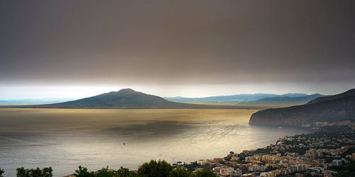 Sorrento, de Golf van Napels en de Vesuvius