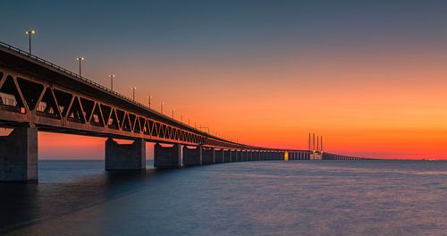 Panorama van een zonsondergang bij de Sontbrug, Malmö, Zweden van Henk Meijer Photography
