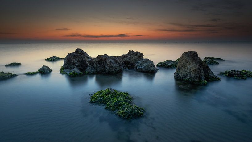 Voor zonsopkomst aan zee van Jenco van Zalk