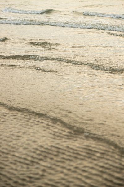 coastal landscape with golden glow sea waves on Ameland by Karijn | Fine art Natuur en Reis Fotografie