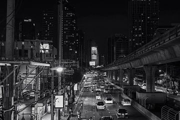 Skyline van Bangkok in de nacht van Bart van Lier