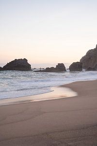 Sonnenaufgang am Praia da Adraga Portugal Kunstdruck - pastellblau und rosa Natur- und Reisefotograf
