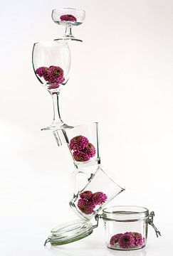 Schwebende Blumen im Gleichgewicht von Angelique van Kreij